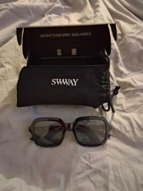 SWWAY Black Women's Sunglasses - Fashion Square Frame